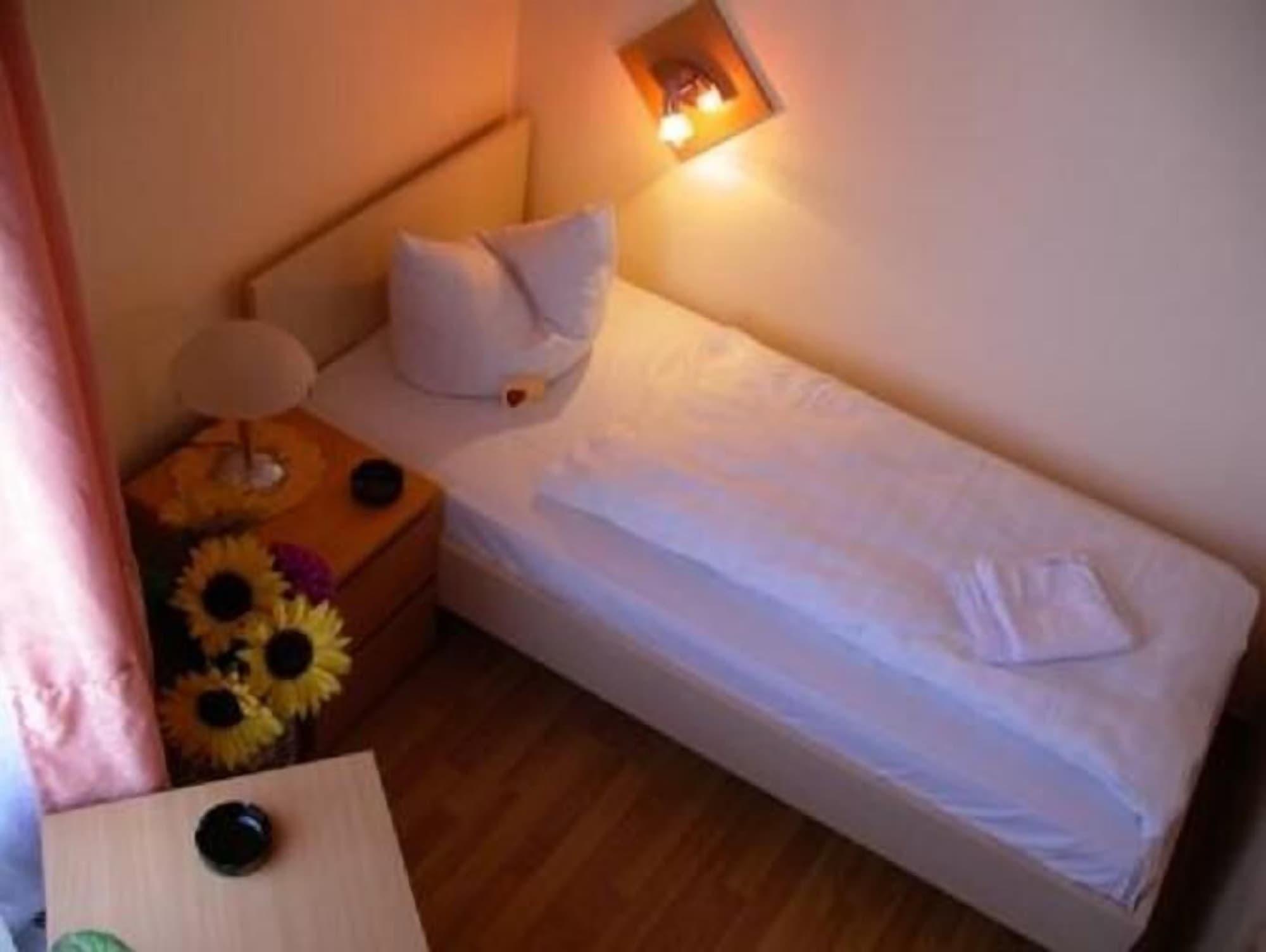 Hotel Garni Djaran Offenbach am Main Exterior photo